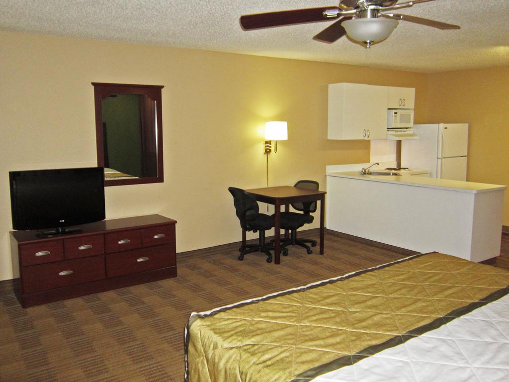 Extended America - - Germantown West Hotel